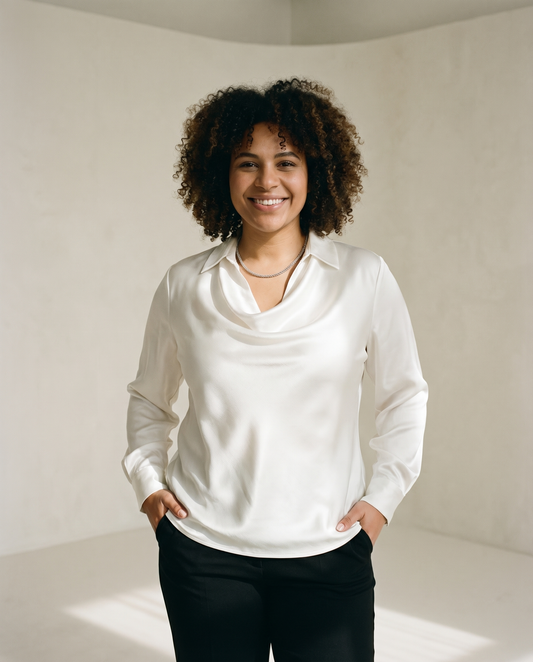 KELI | Cuello drapeado de satén, blusa