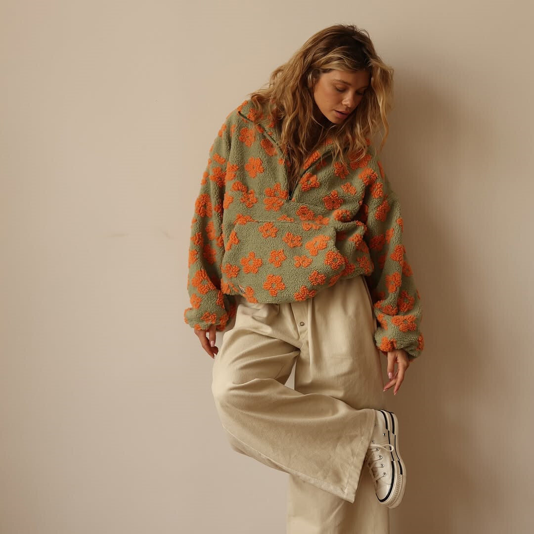 AVENLI | Sudadera con estampado floral y con forro polar